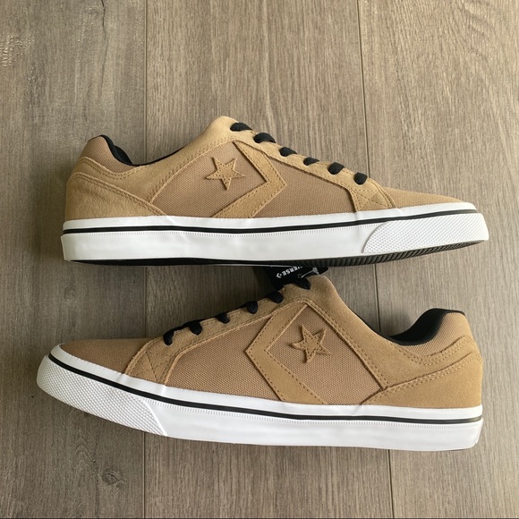 NWT Converse Distrito OX - Picture 8 of 8